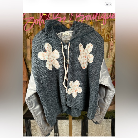 🆕 POL Charcoal and Silver Hooded Puffer sweater/Jacket NWOT - Picture 3 of 12